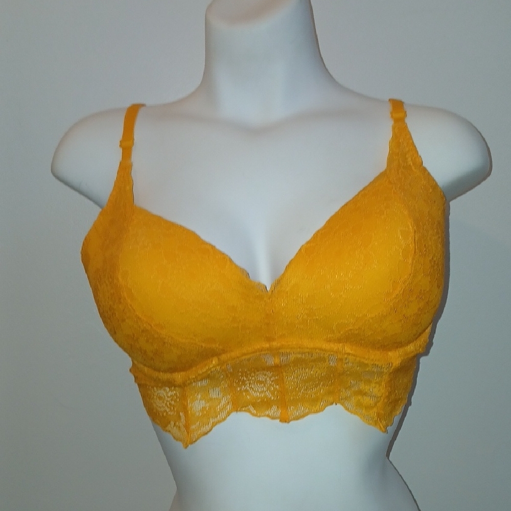 PINK‎ Victoria's Secret Sexy Feminine Bright Lace Bralette and Thong Panty Set - Picture 3 of 16